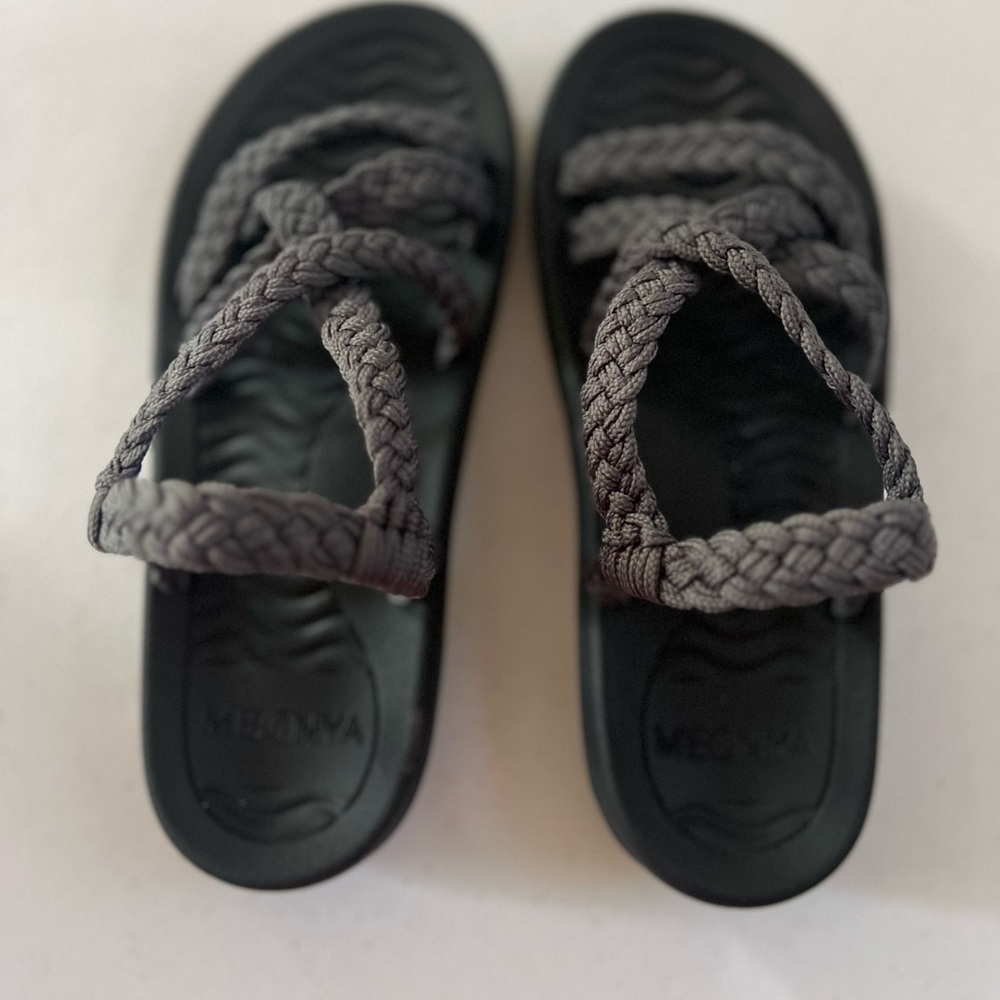 MEGNYA Women's Comfortable Walking Hiking Sandals Arch Support  Sz 6 Gray - Picture 3 of 8